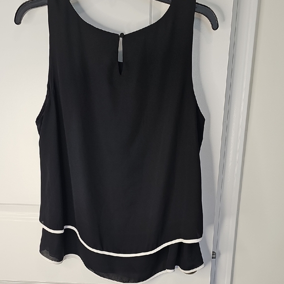 Worthington Black Sleeveless Blouse with White Trim - Picture 3 of 8